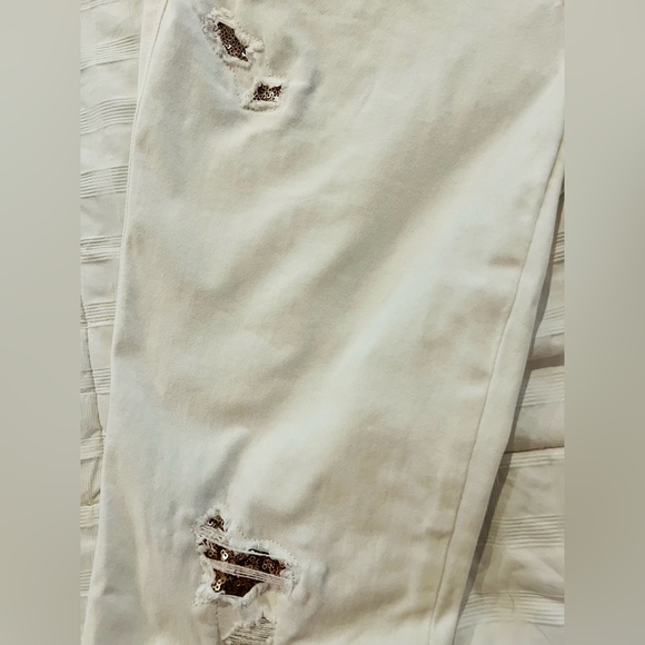 WHBM Ecru Skinny Distressed Ankle Jean With Rose Gold Sequins - Size Medium - Picture 4 of 12